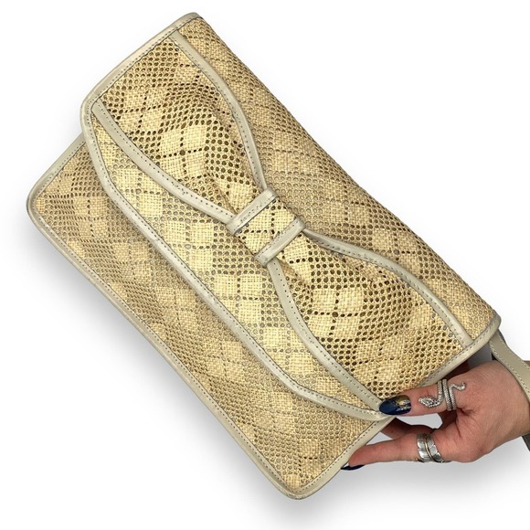 1970's large bow raffia straw and leather wristlet bag - Picture 2 of 13